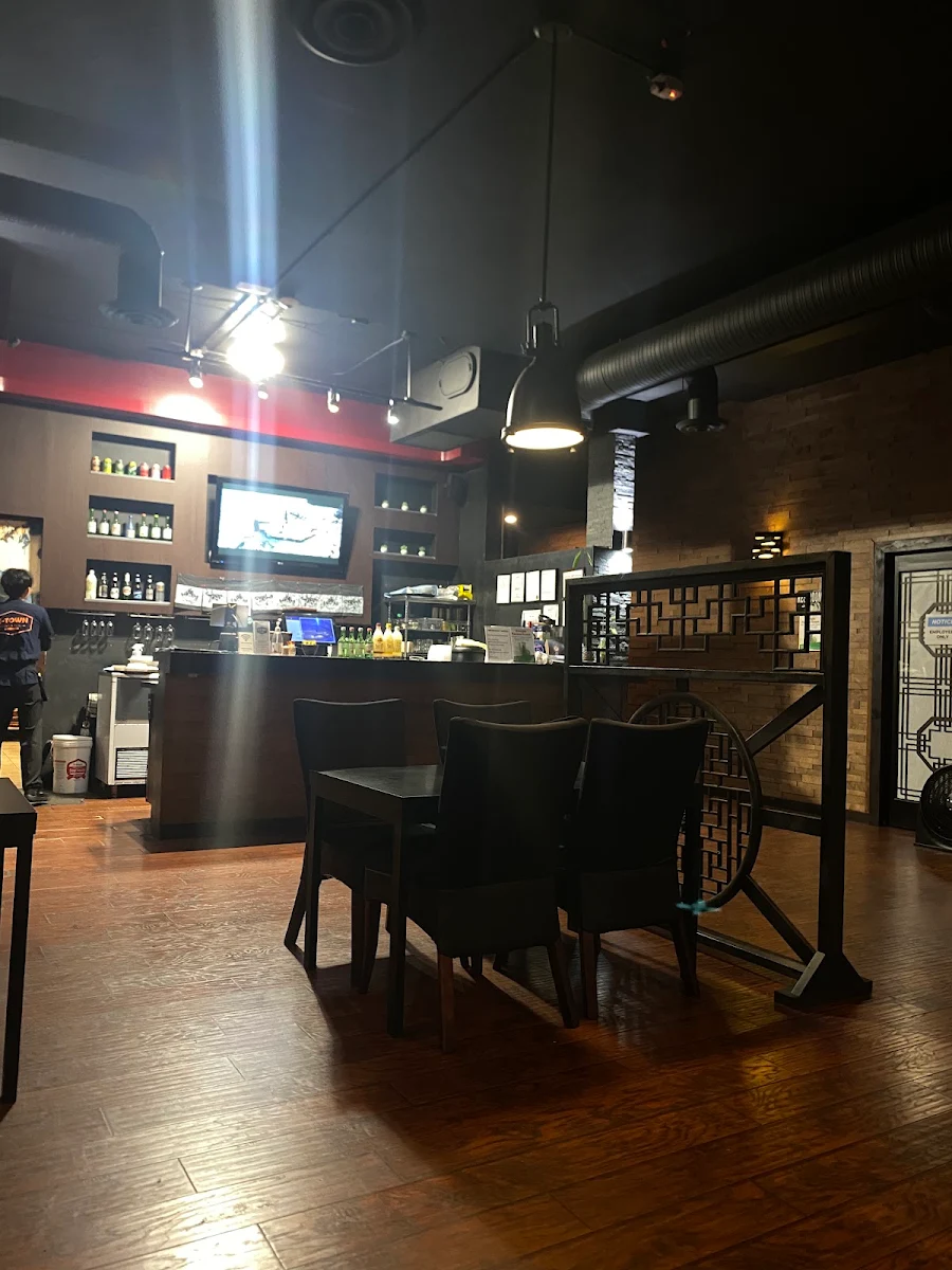 Vibe, K-Town Sushi & Grill