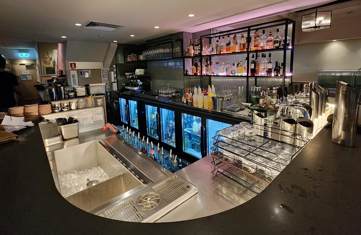 Vibe, Little Sister Restaurant & Cocktail Bar