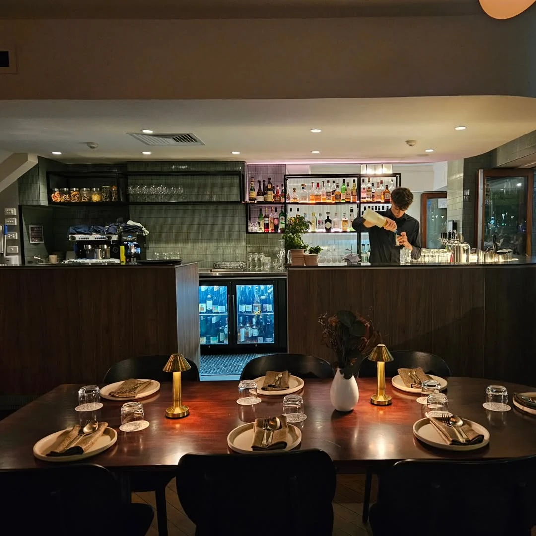 Vibe, Little Sister Restaurant & Cocktail Bar
