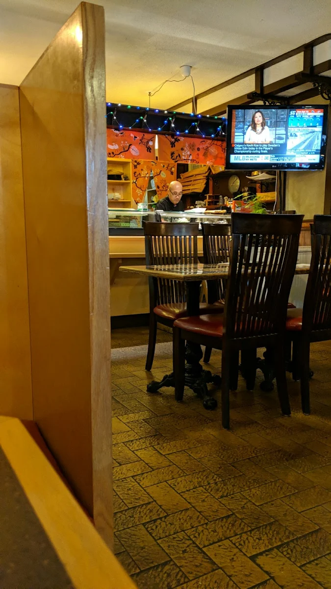 Vibe, Toji Sushi