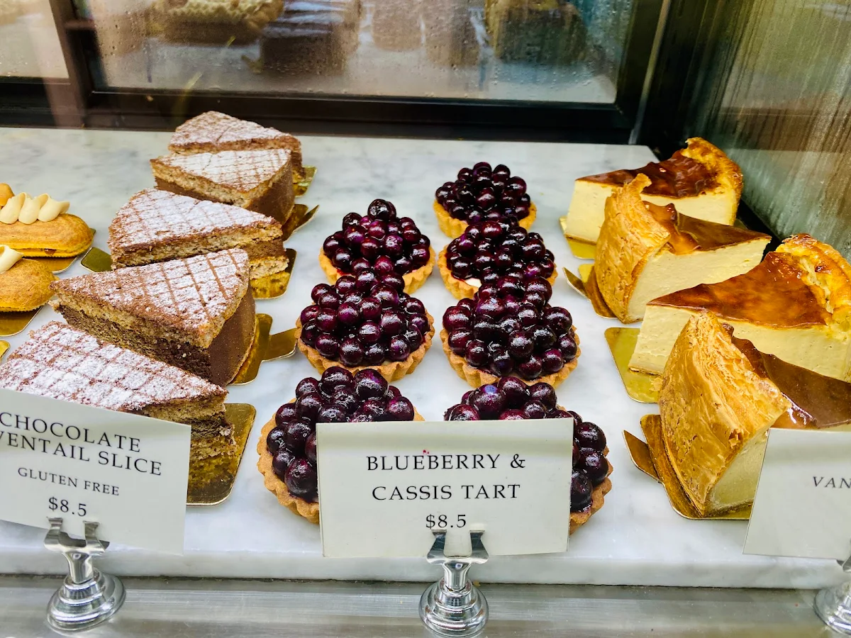 Food & drink, Loulou Bistro, Boulangerie & Traiteur