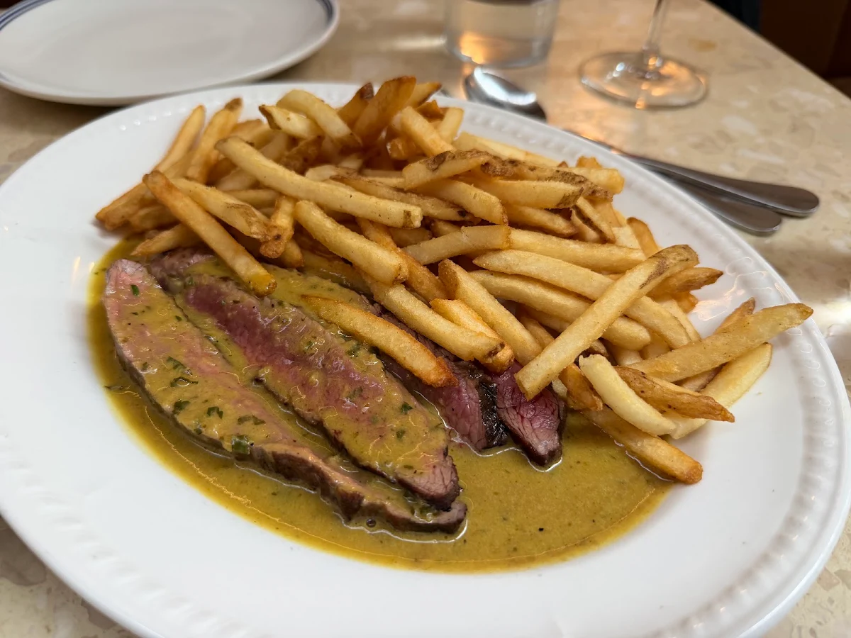 Food & drink, Loulou Bistro, Boulangerie & Traiteur