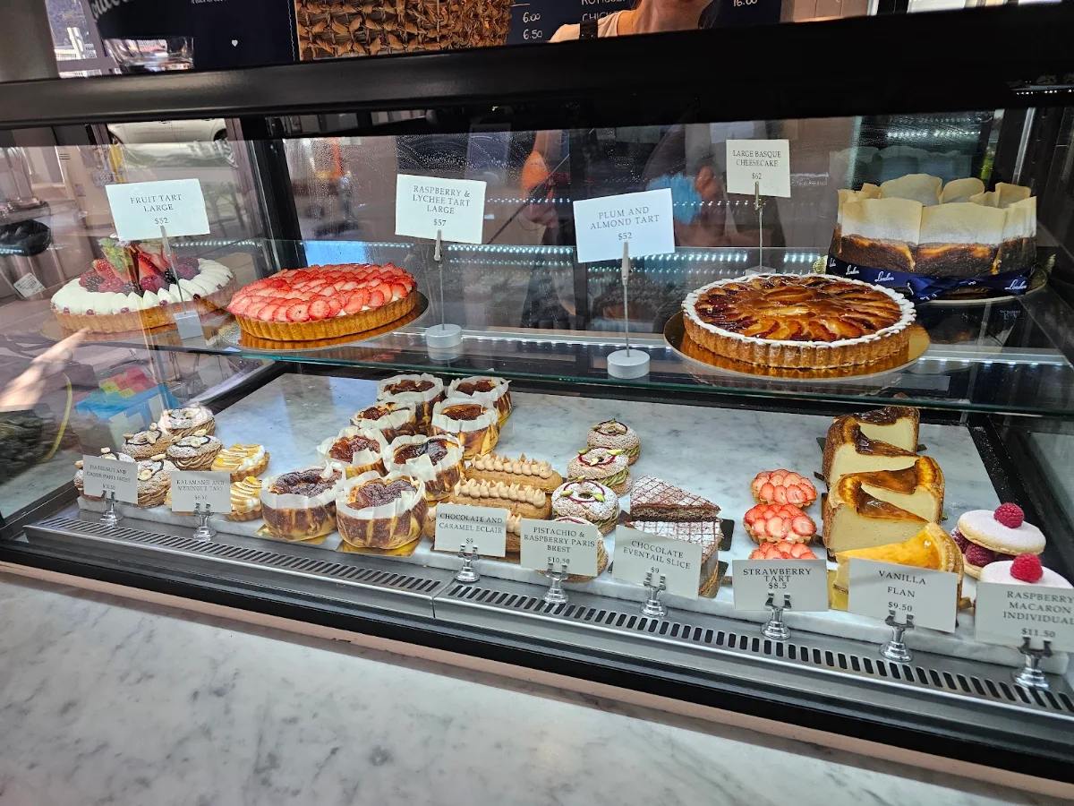 Vibe, Loulou Bistro, Boulangerie & Traiteur