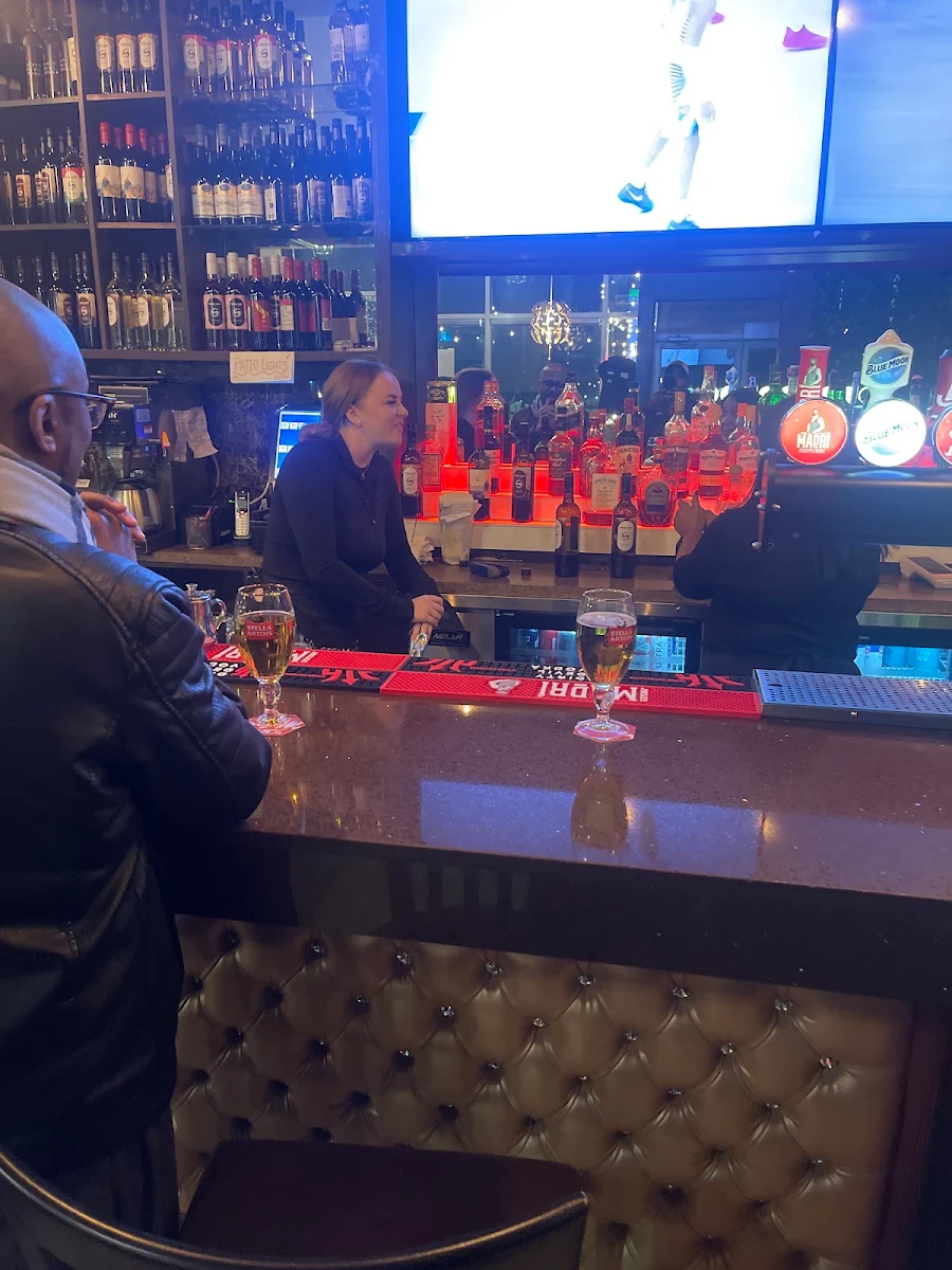 Vibe, Sharon House Tap & Kitchen
