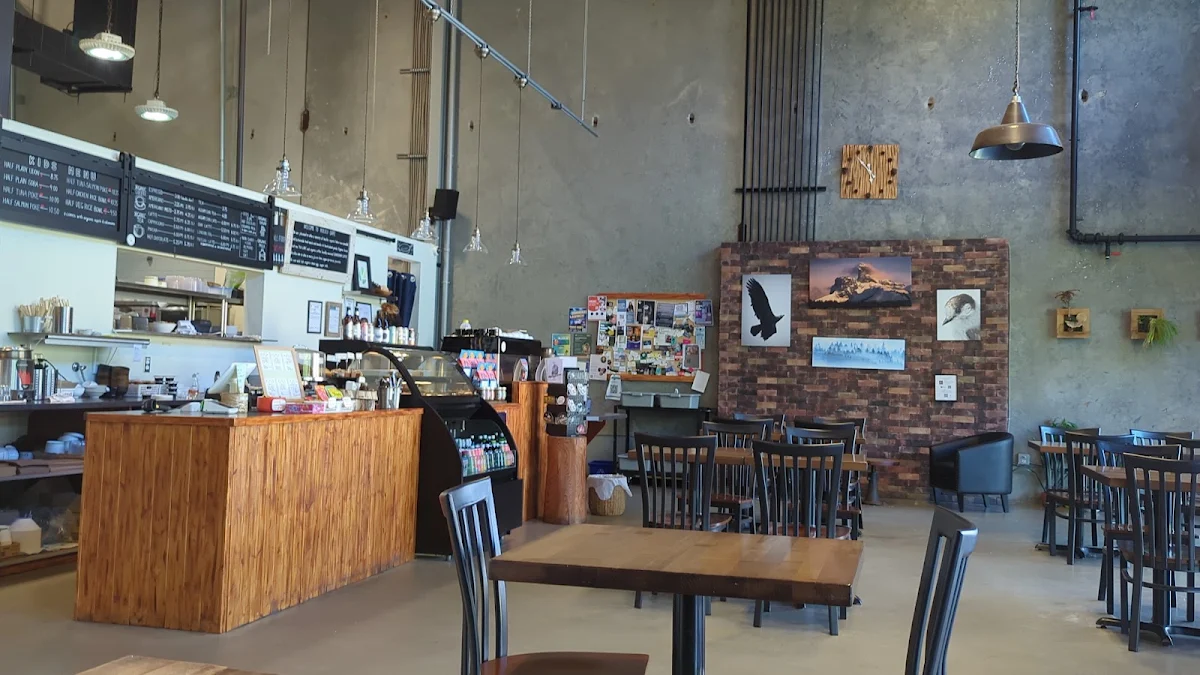 Vibe, Kululu Cafe