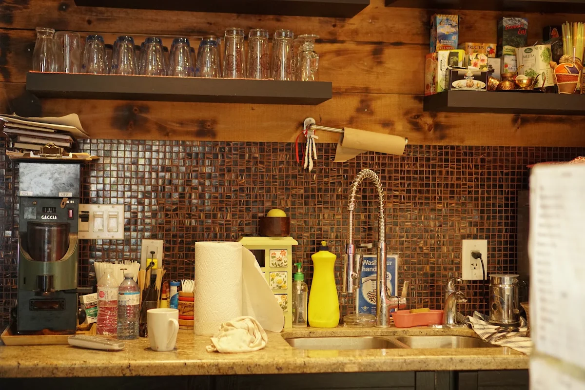 Vibe, Jasna's European Meat & Deli