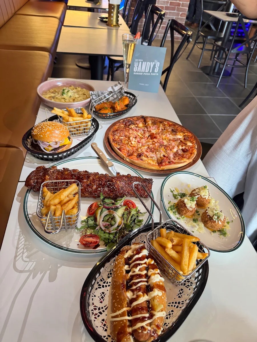 Food & drink, Sandy's Burger Pizza Pasta