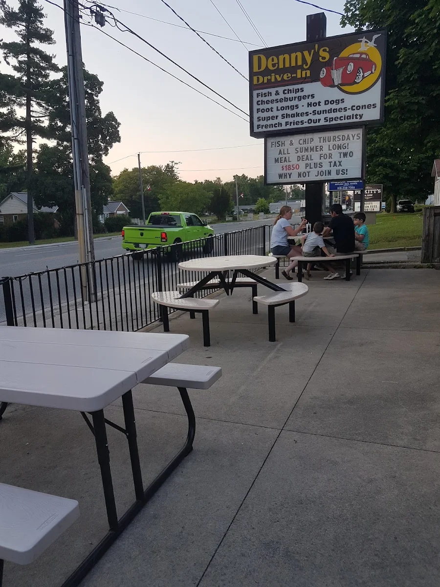 Vibe, Denny's Drive-In