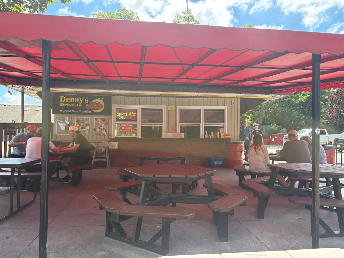 Vibe, Denny's Drive-In