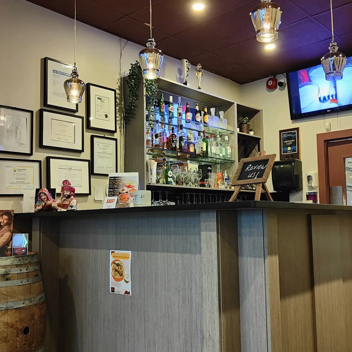 Vibe, Mr India Restaurant & Bar