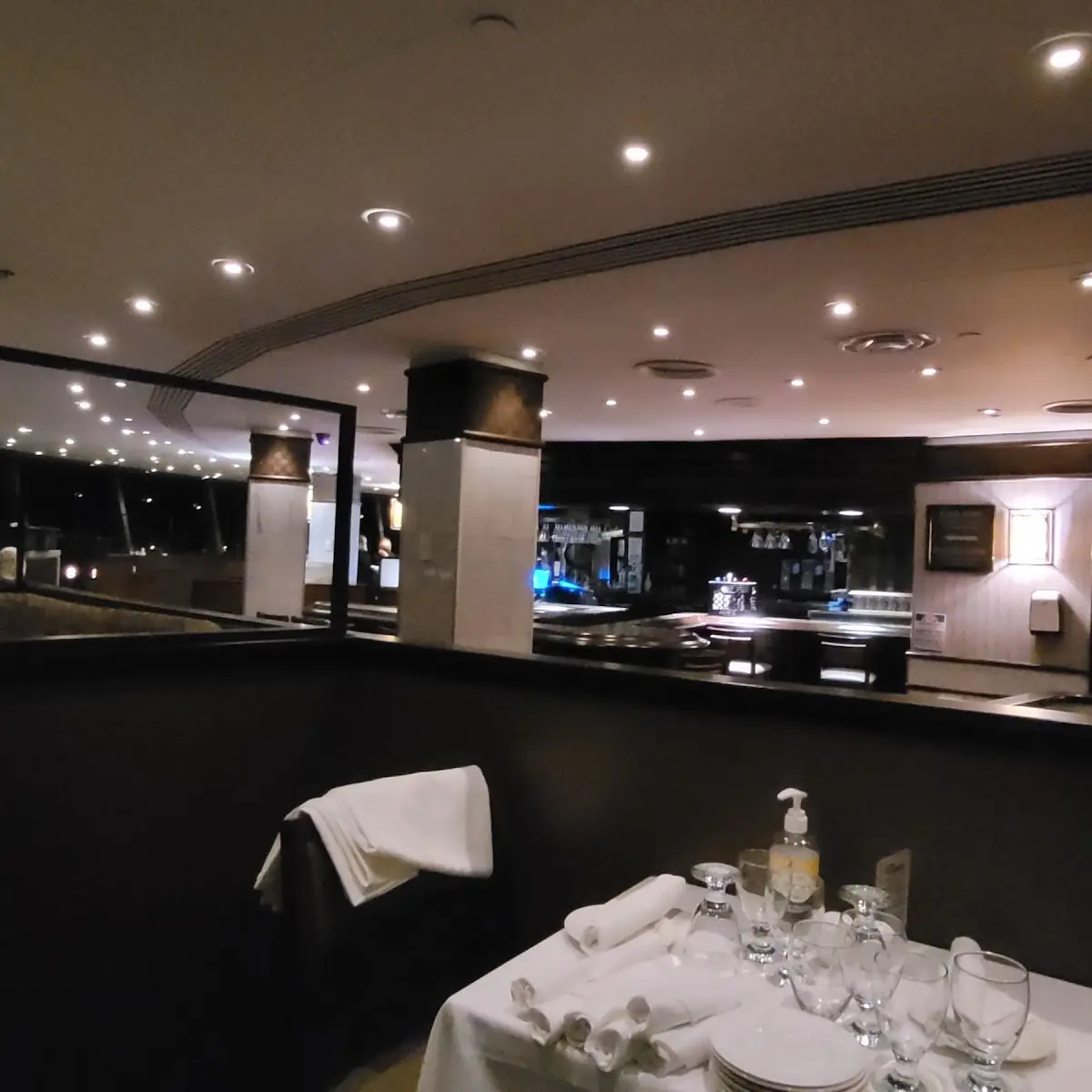 Vibe, Skylon Tower Revolving Dining Room