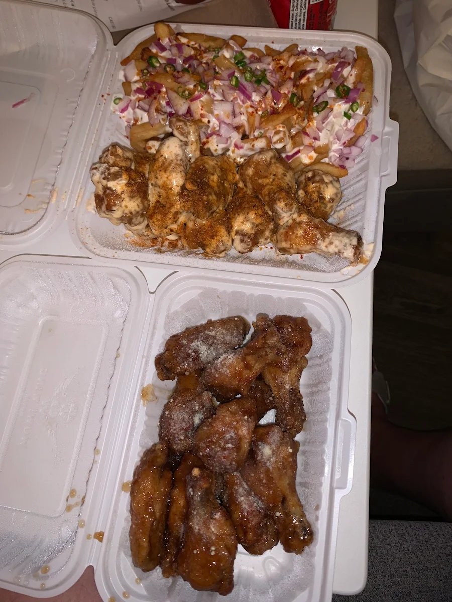 Food & drink, Wow! Wing House