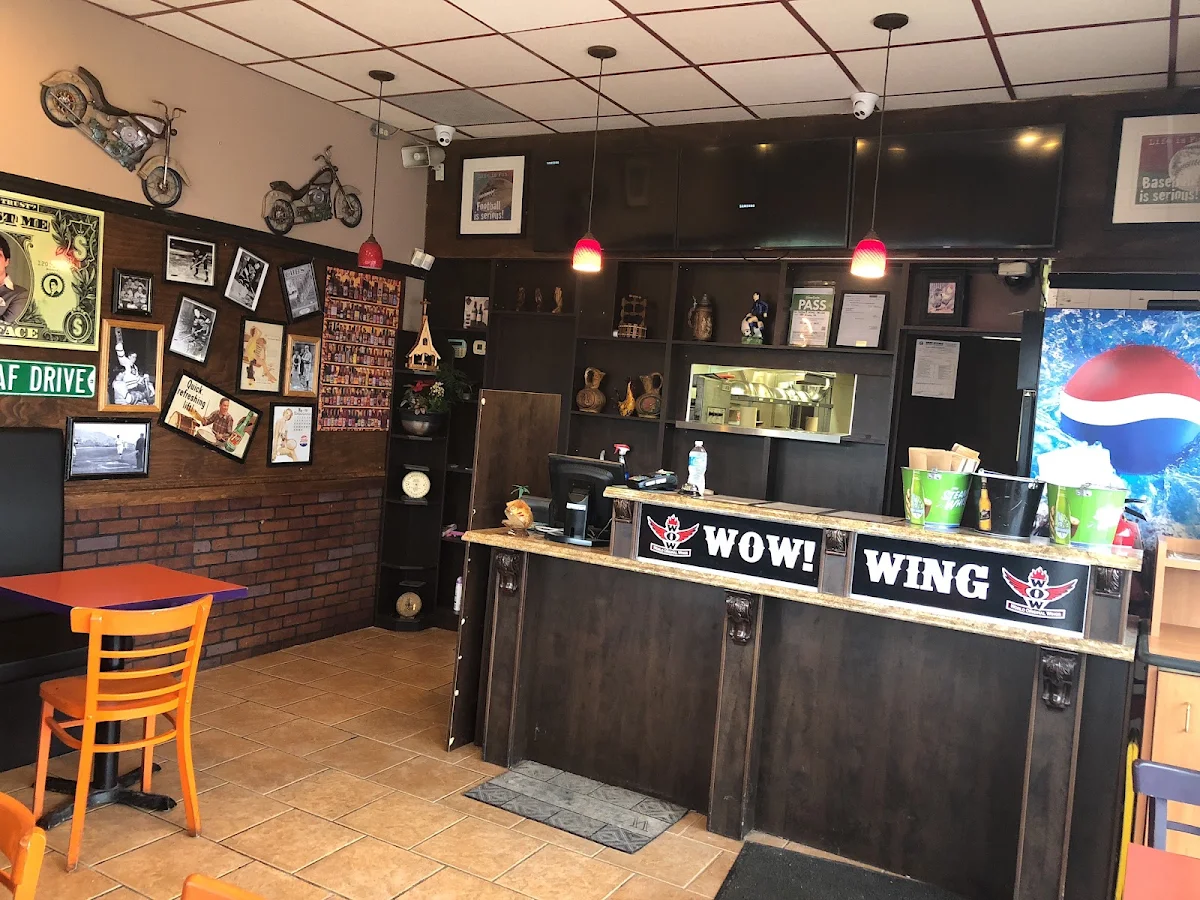 Vibe, Wow! Wing House