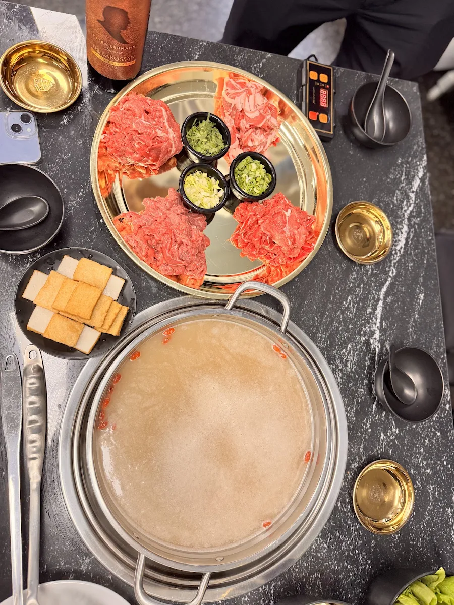 Food & drink, The New Hotpot 醉牛