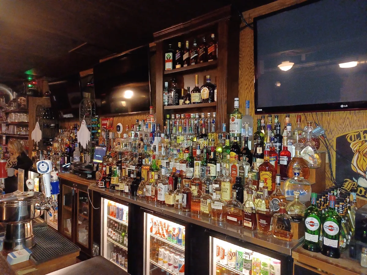 Vibe, Toby's Pub & Eatery