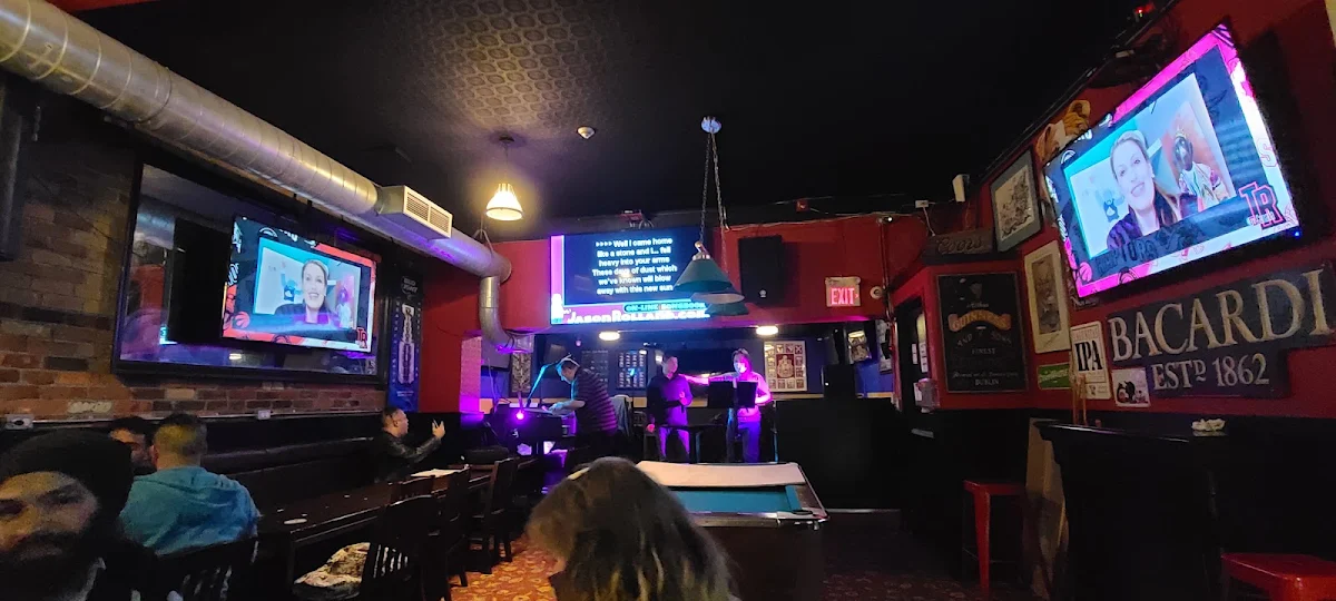 Vibe, Toby's Pub & Eatery