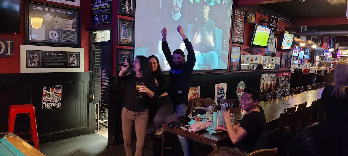 Vibe, Toby's Pub & Eatery