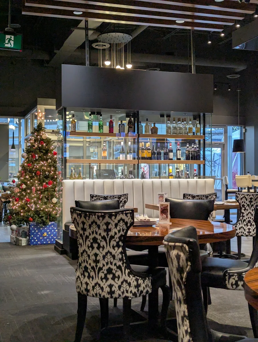 Vibe, Madisons Restaurant & Bar