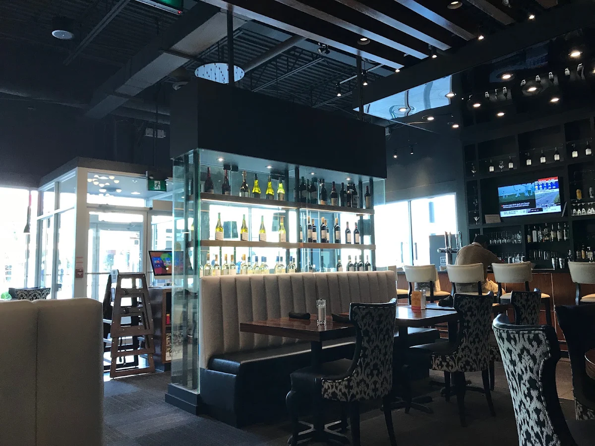 Vibe, Madisons Restaurant & Bar
