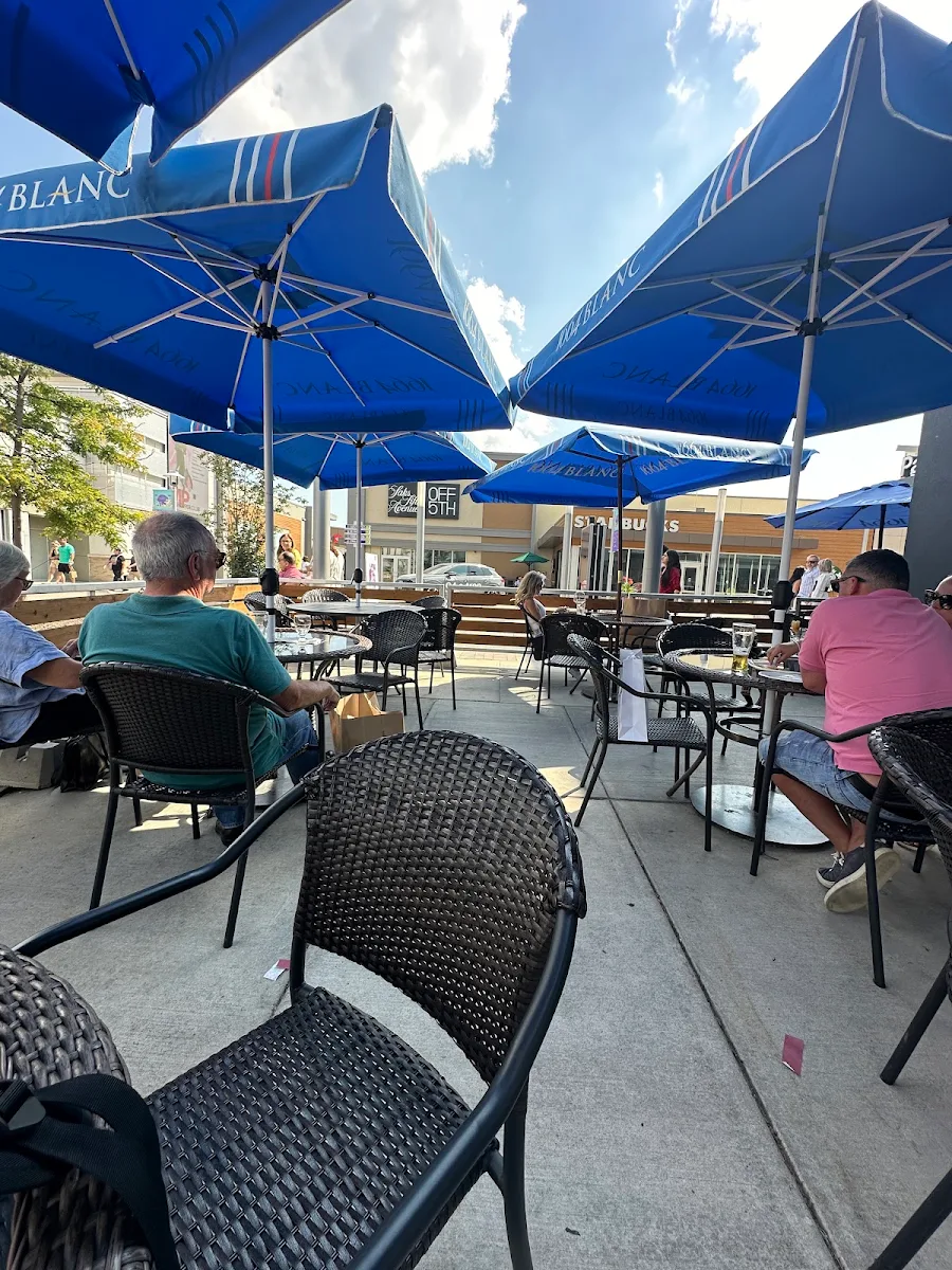 Vibe, Madisons Restaurant & Bar