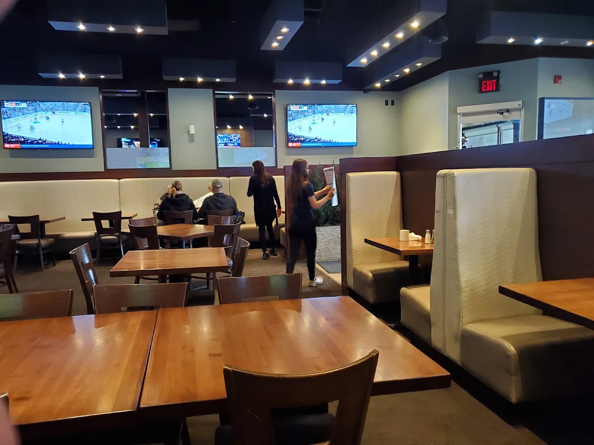 Vibe, Muggnz Family Restaurant