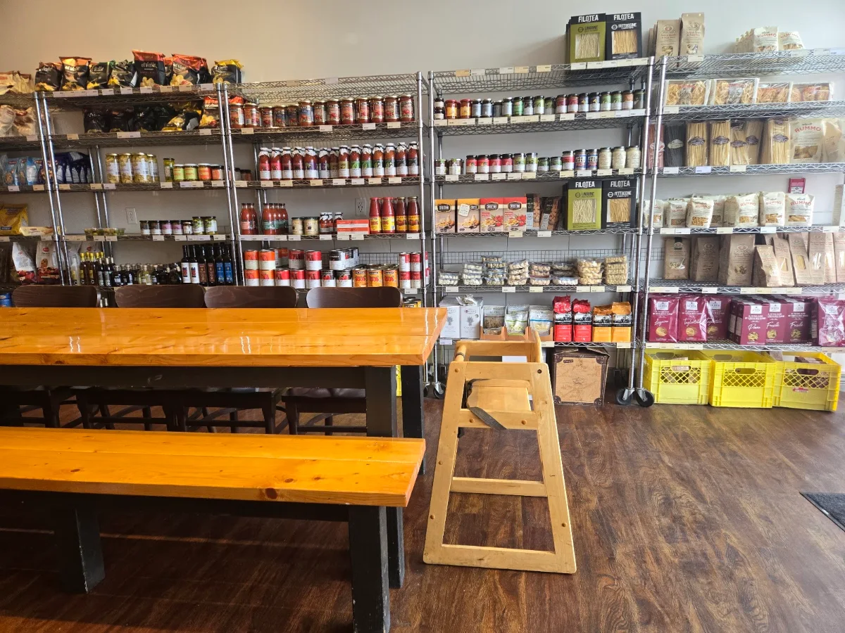 Vibe, Jo's Italian Deli