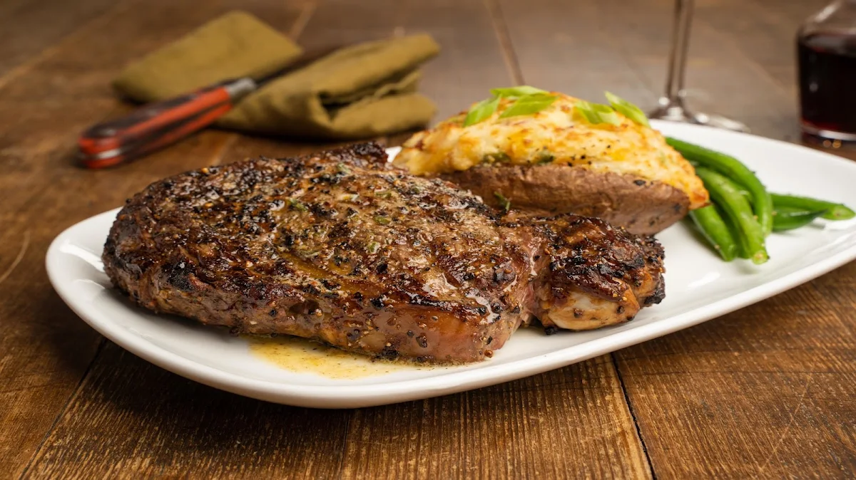 Food & drink, MR MIKES SteakhouseCasual