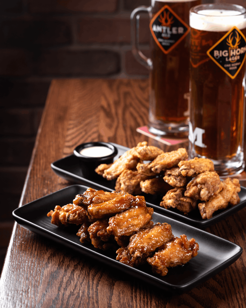 Food & drink, MR MIKES SteakhouseCasual