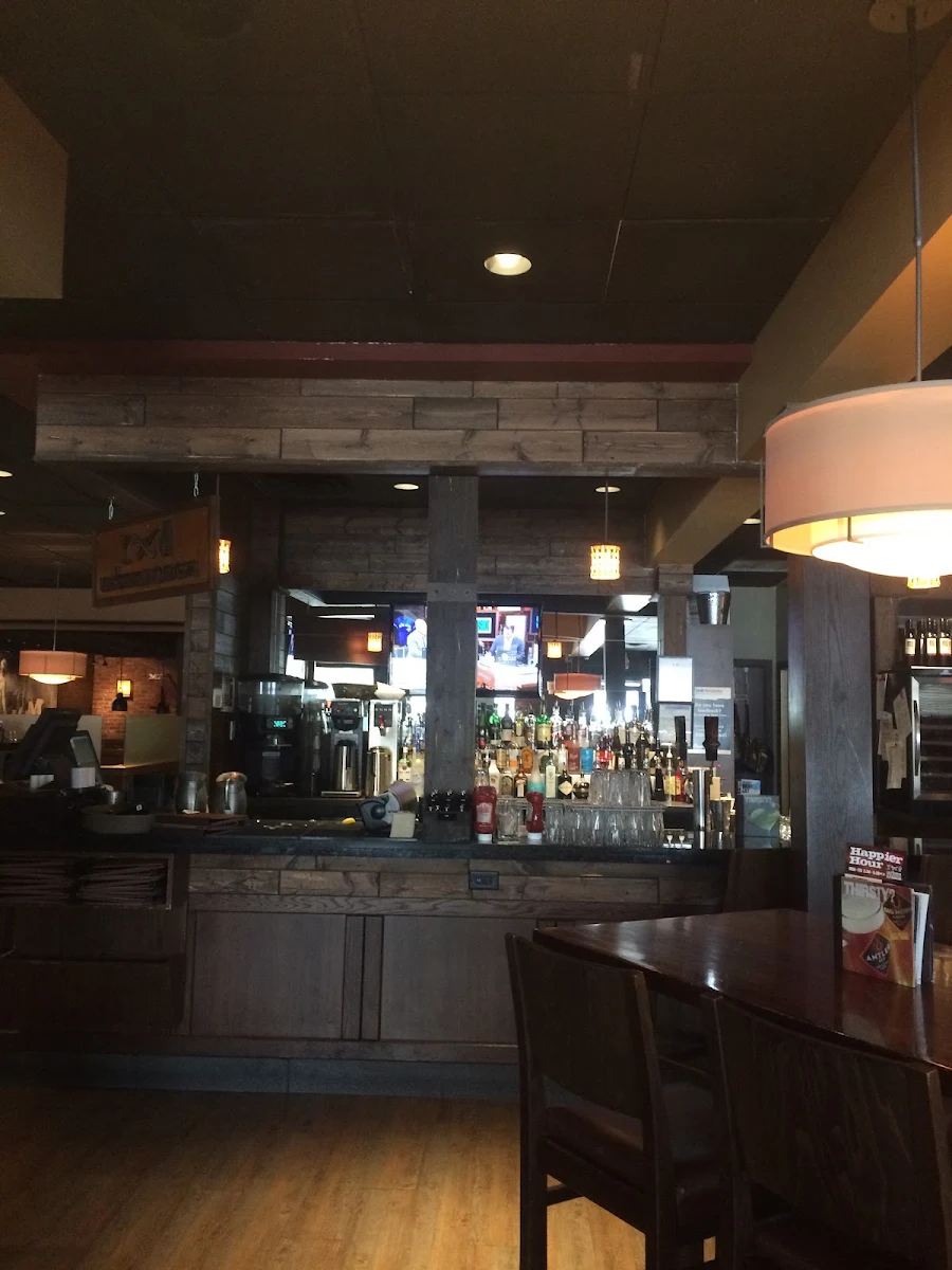 Vibe, MR MIKES SteakhouseCasual