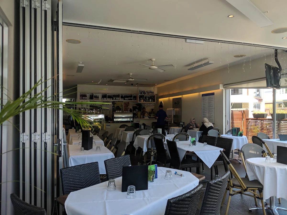Vibe, Grenny's Restaurant