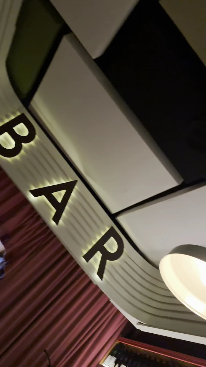 Vibe, Rose Ross Restaurant