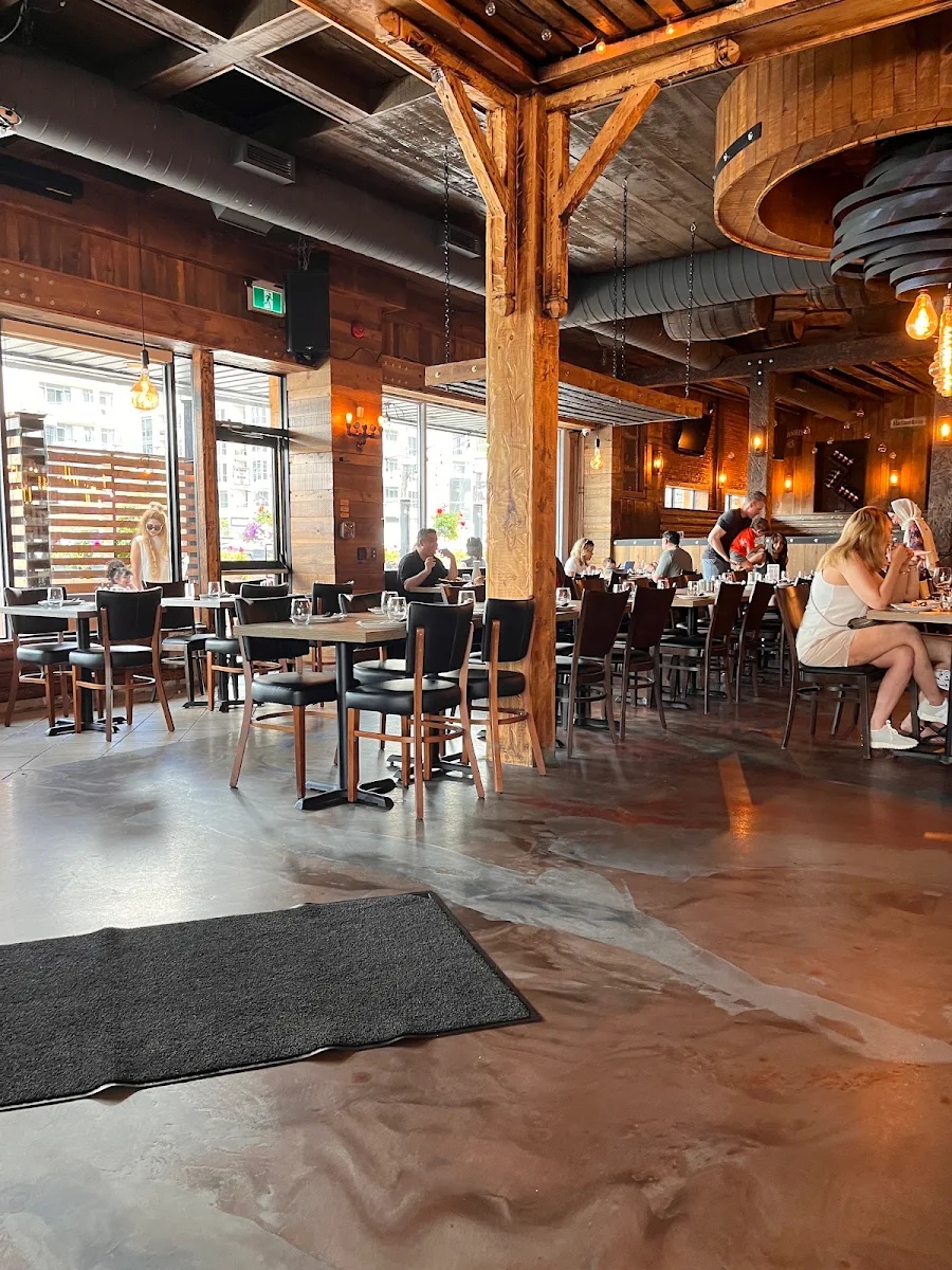 Vibe, Rose Ross Restaurant