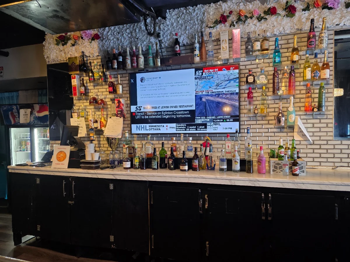 Vibe, Topaz Kitchen - North York