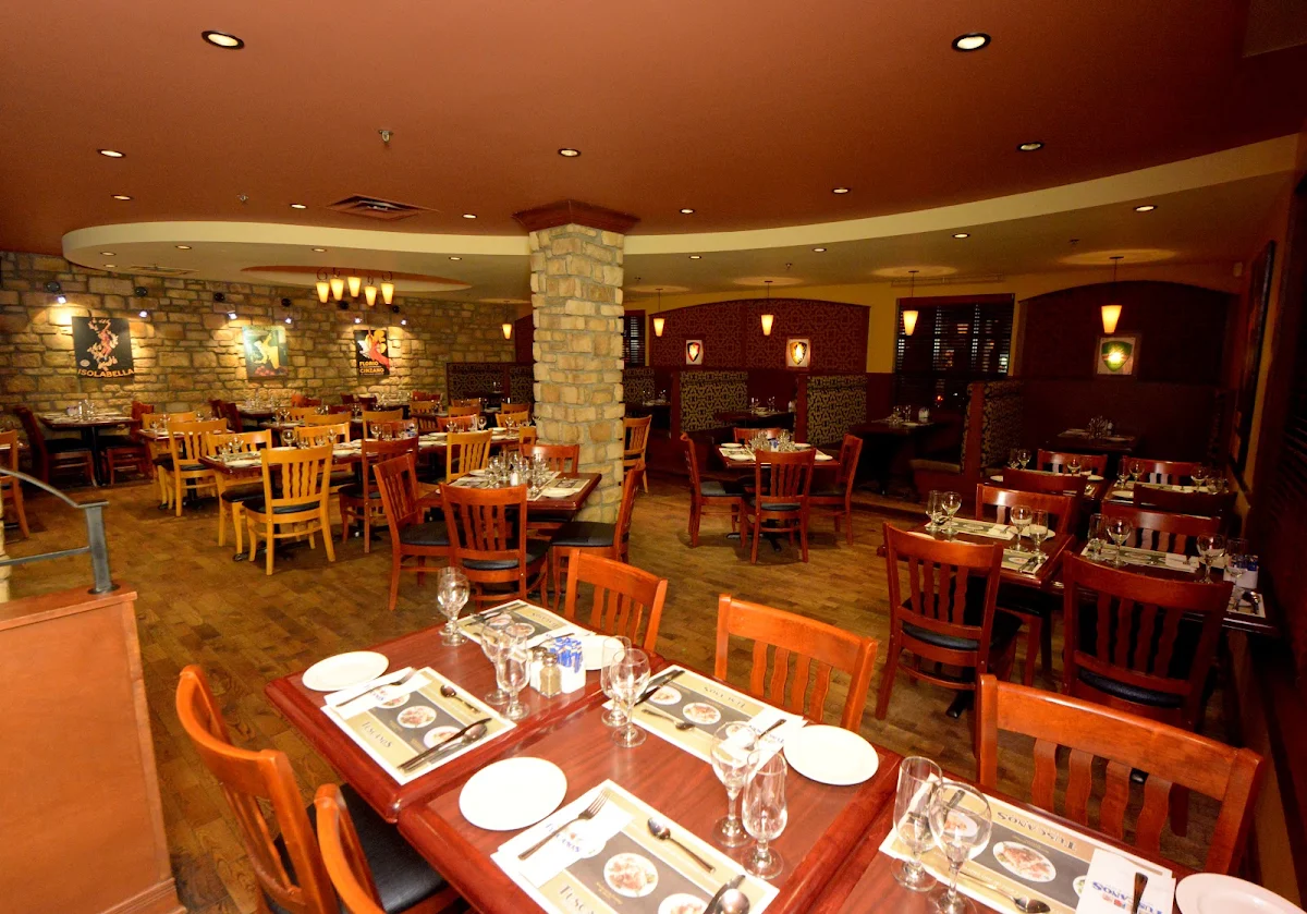 Vibe, Restaurant Tuscanos
