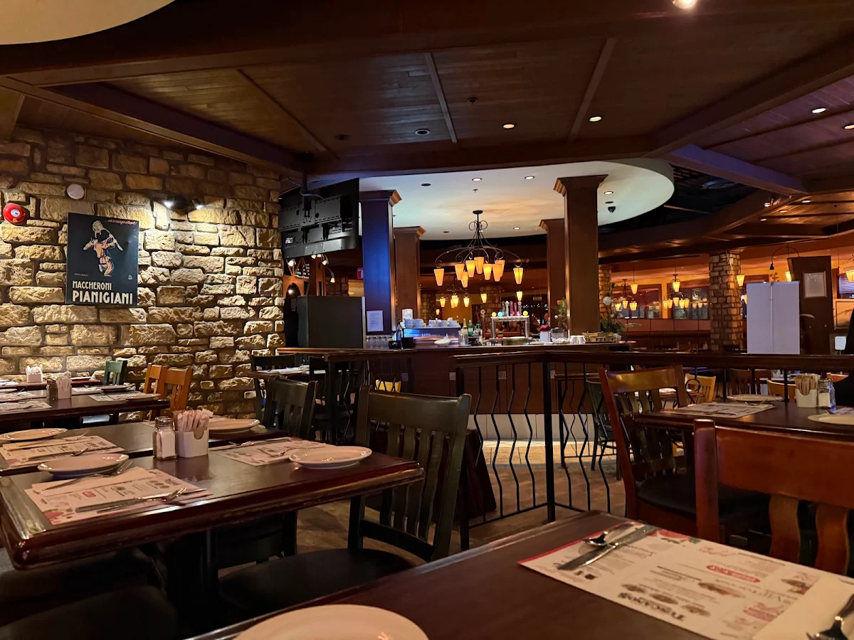 Vibe, Restaurant Tuscanos
