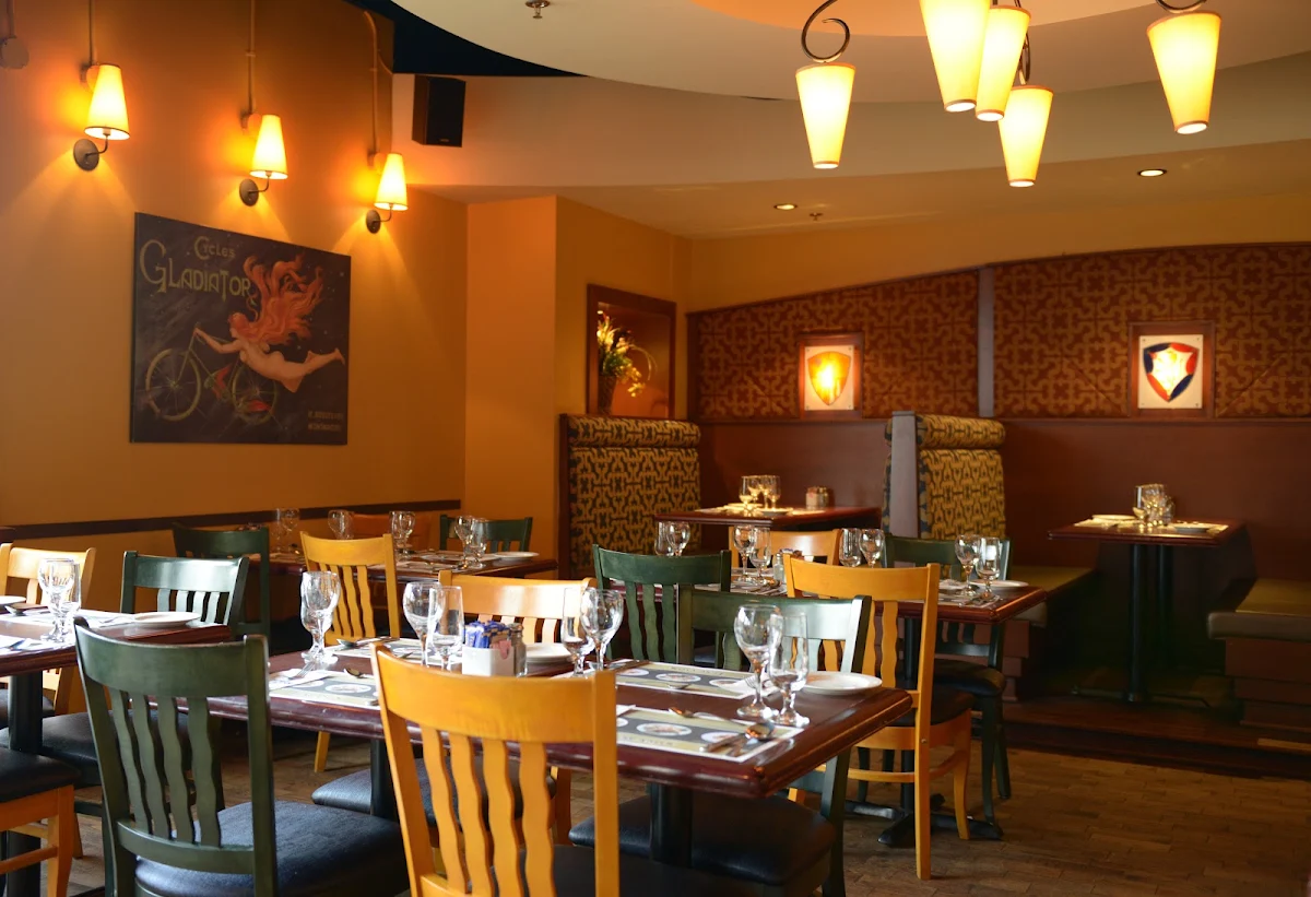 Vibe, Restaurant Tuscanos
