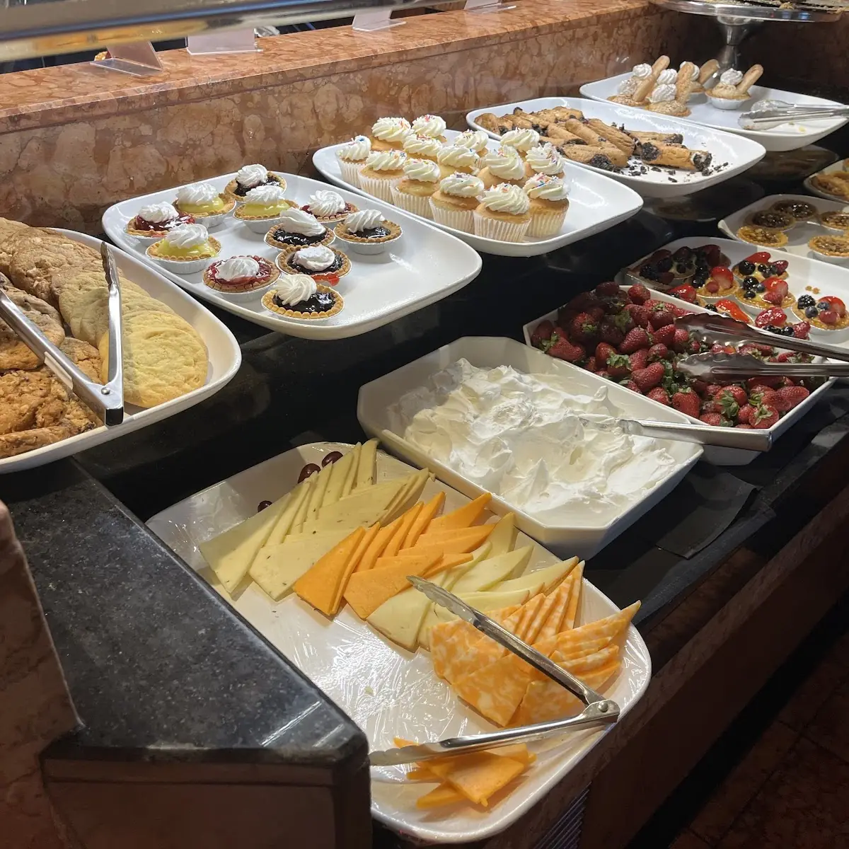 Food & drink, Summit Suite Buffet