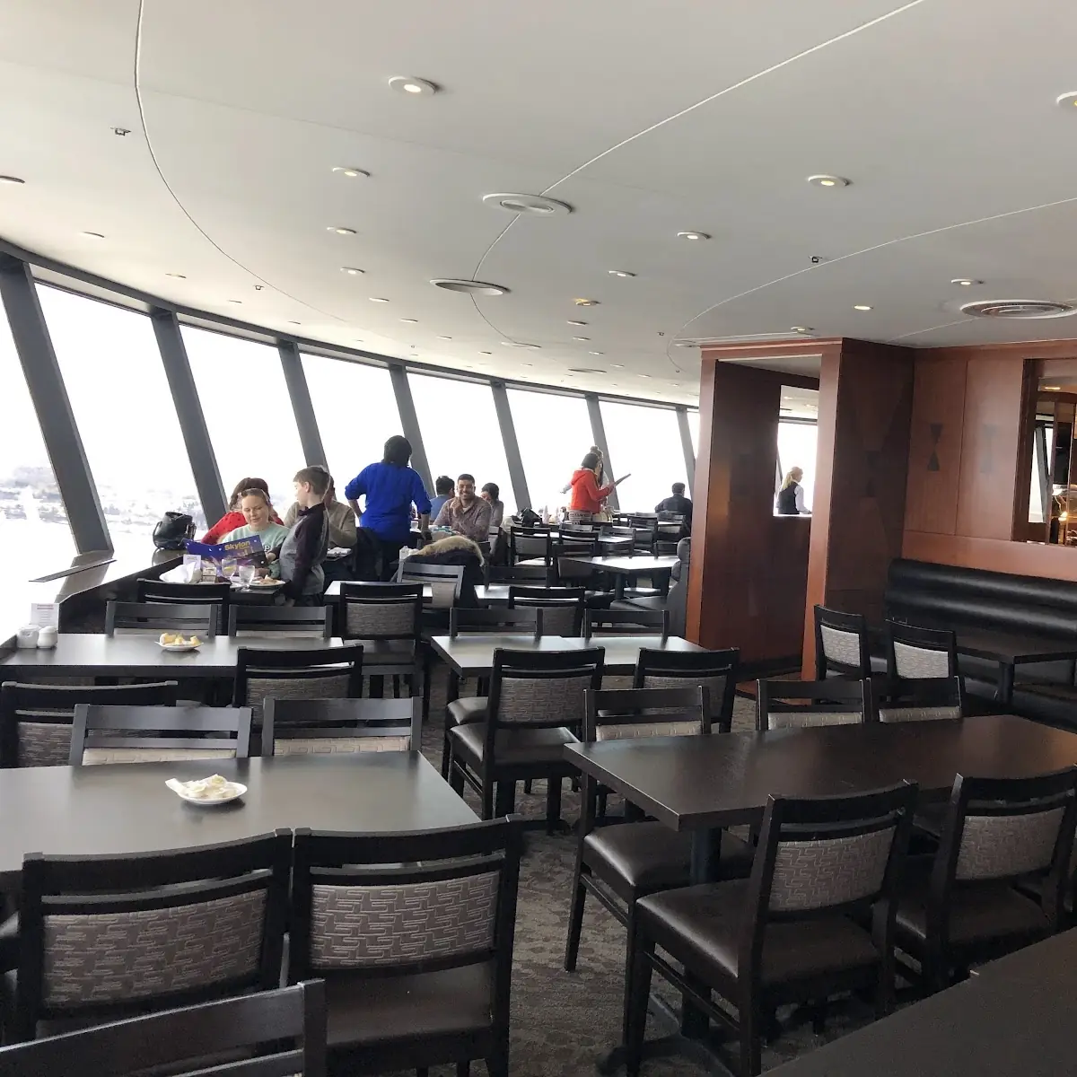 Vibe, Summit Suite Buffet