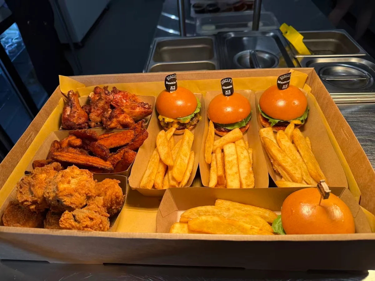 Food & drink, Burger'D Pallara