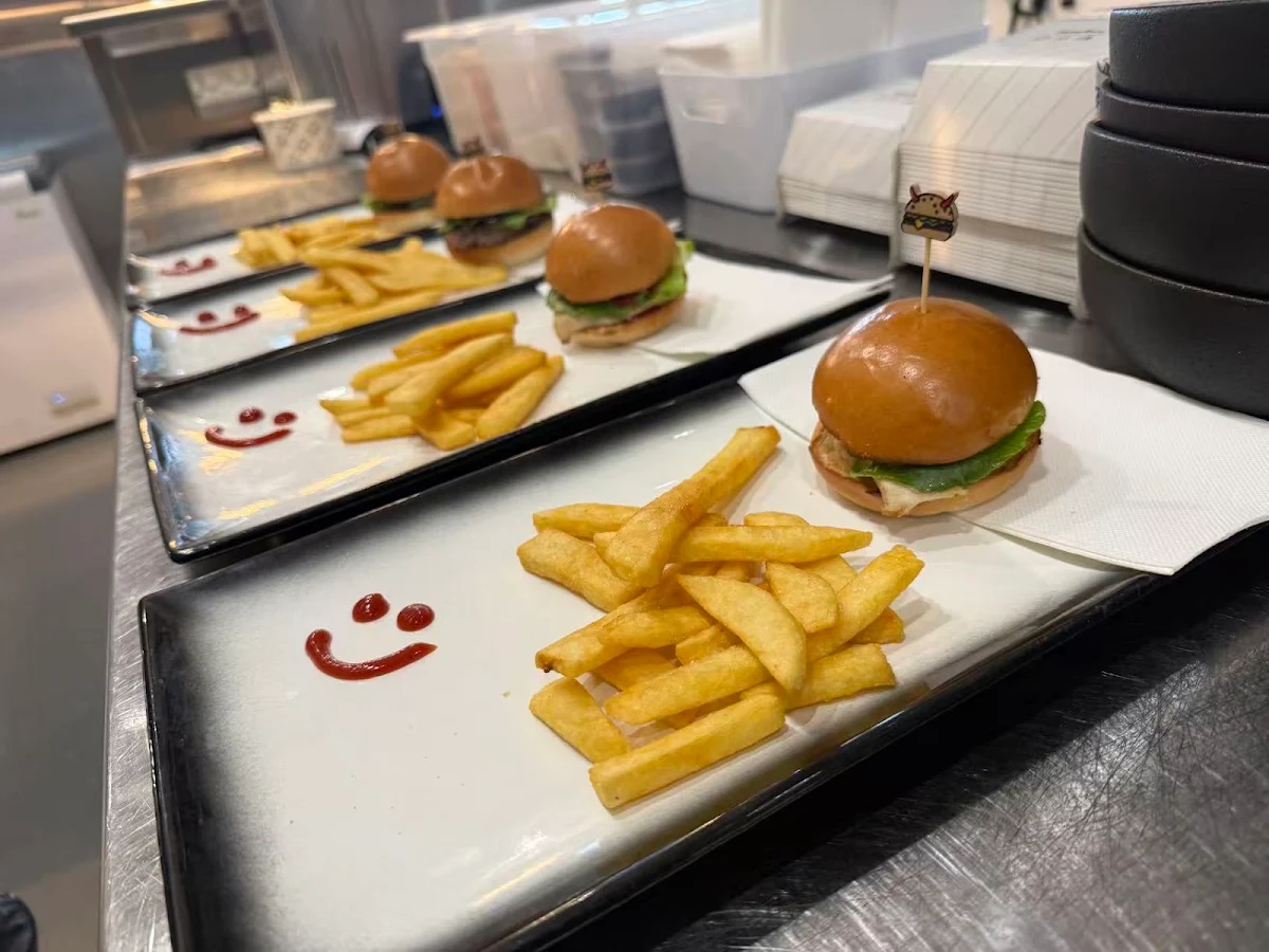 Food & drink, Burger'D Pallara