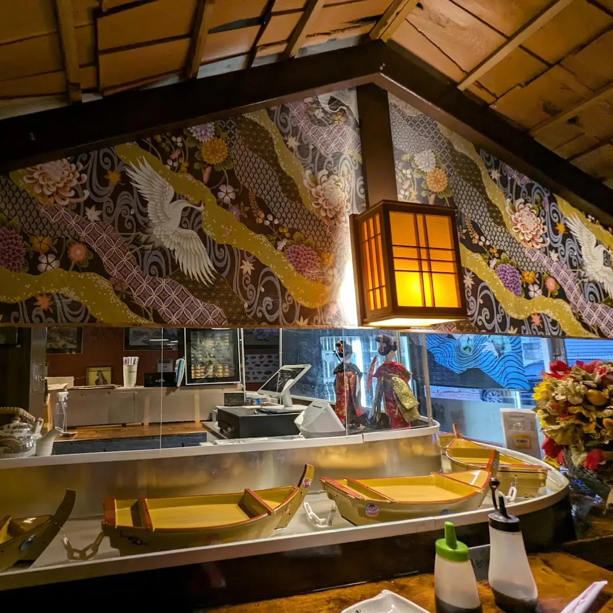 Vibe, Royal Sushi House