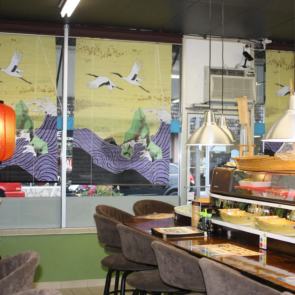 Vibe, Royal Sushi House