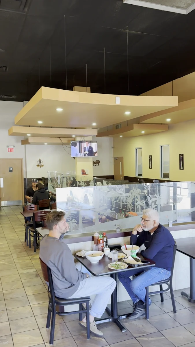Vibe, Pho Windsor