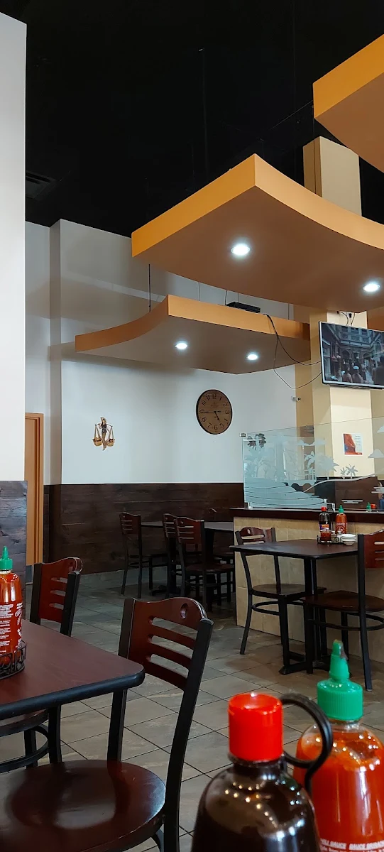 Vibe, Pho Windsor