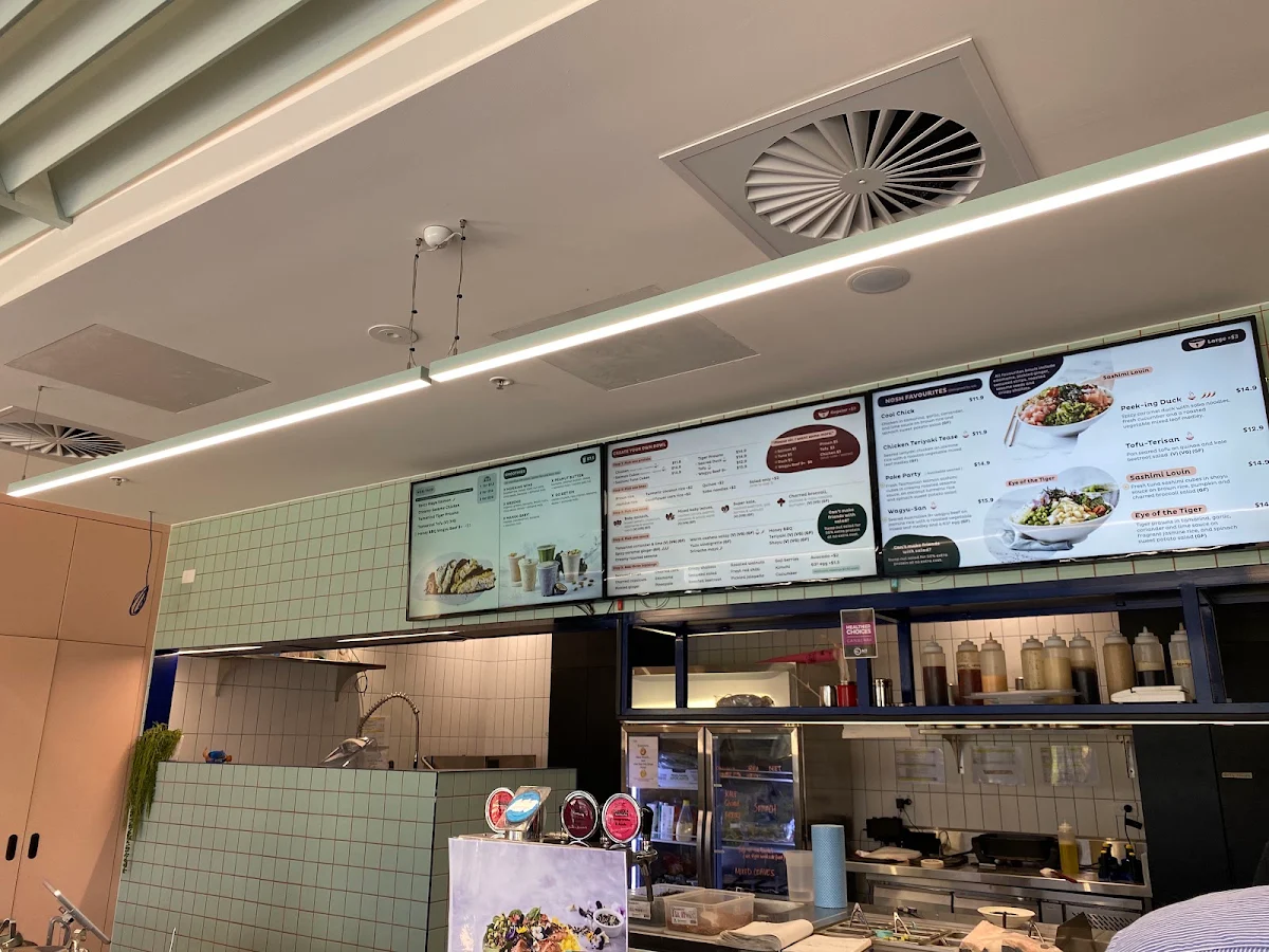 Vibe, Yori Canberra Poke