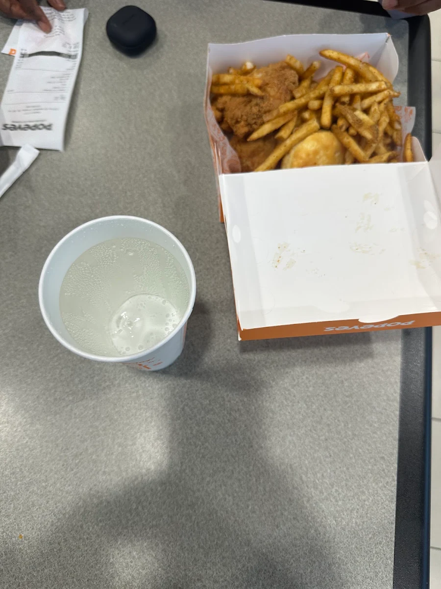 Food & drink, Popeyes Louisiana Kitchen