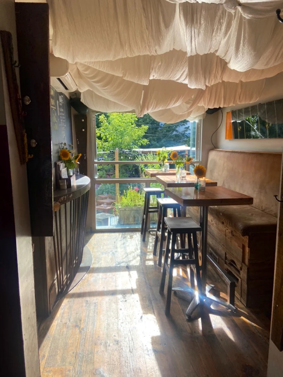 Vibe, The Moonroom