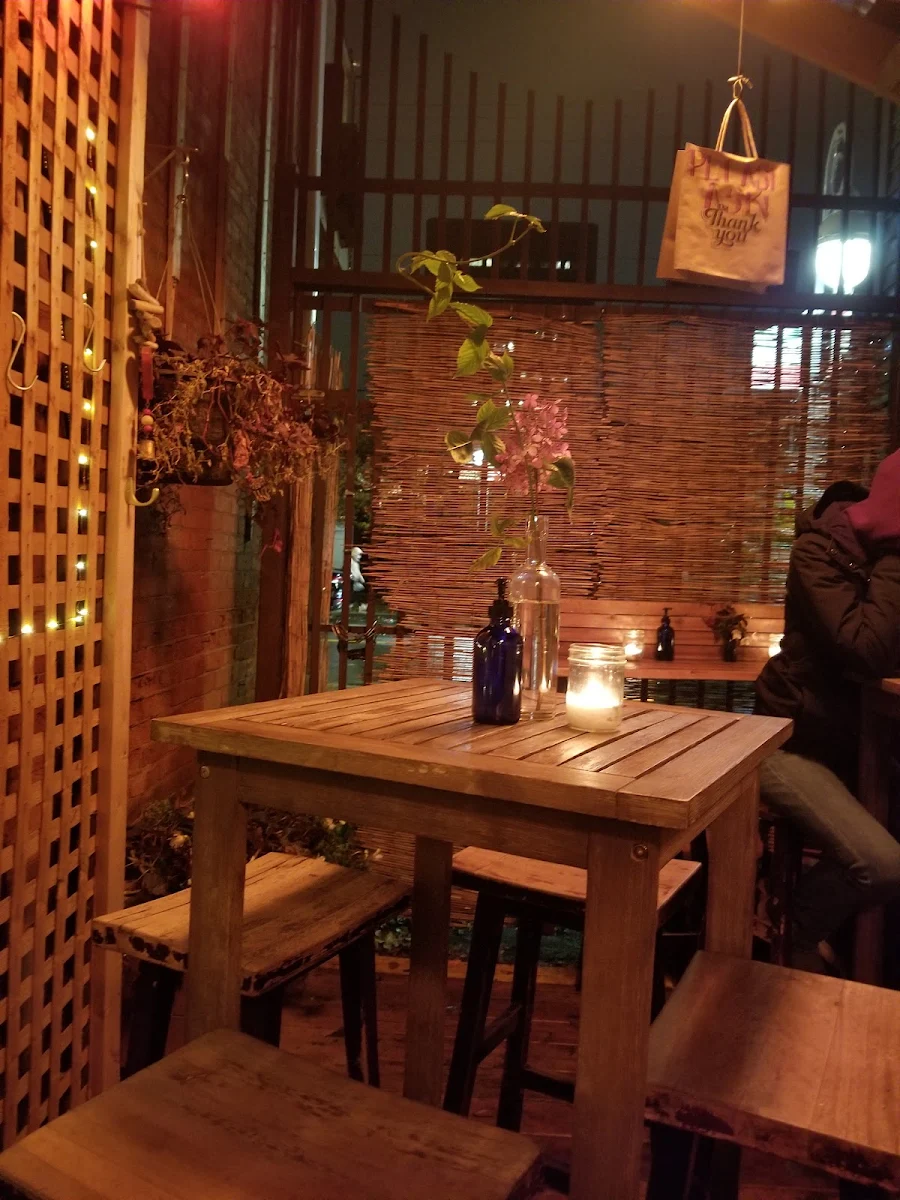 Vibe, The Moonroom