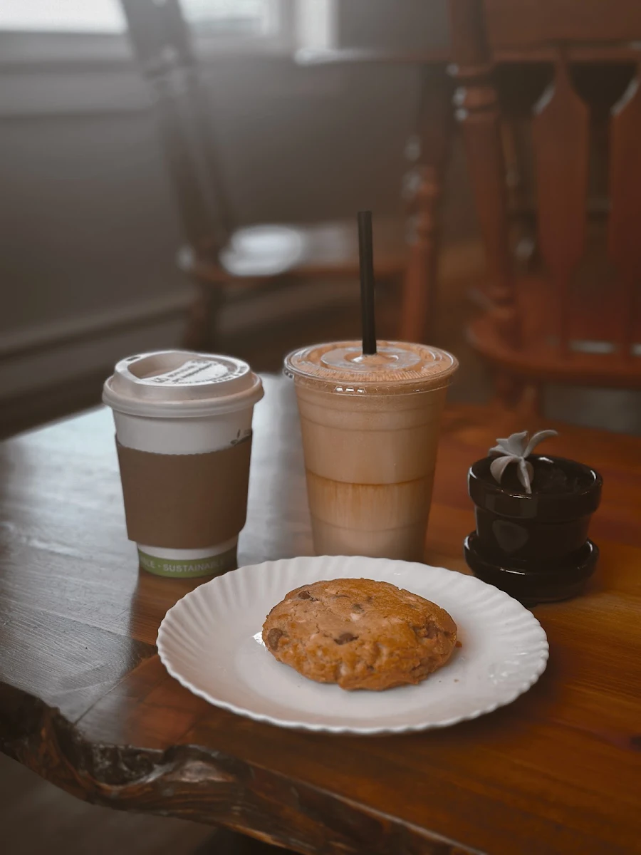Food & drink, Black & White - Café and Bistro