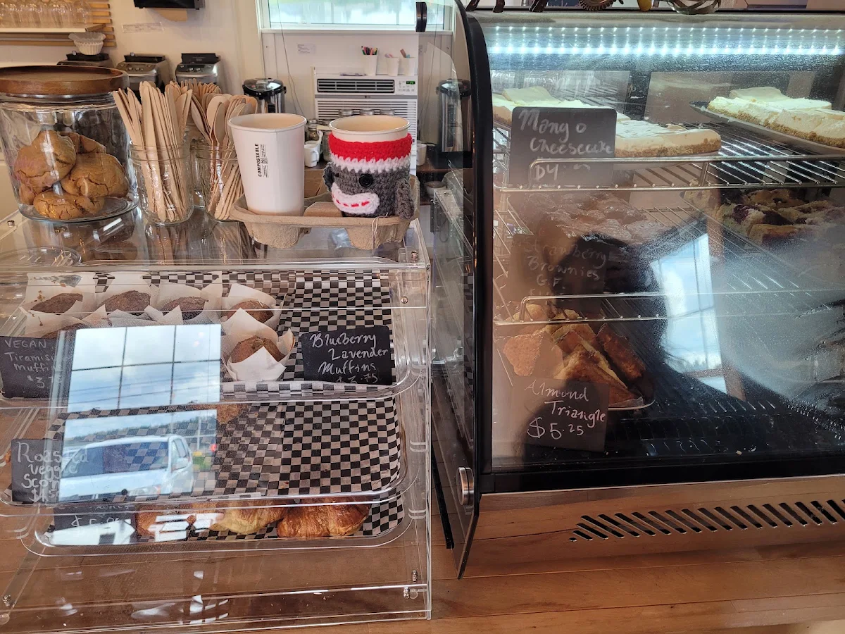 Vibe, Black & White - Café and Bistro